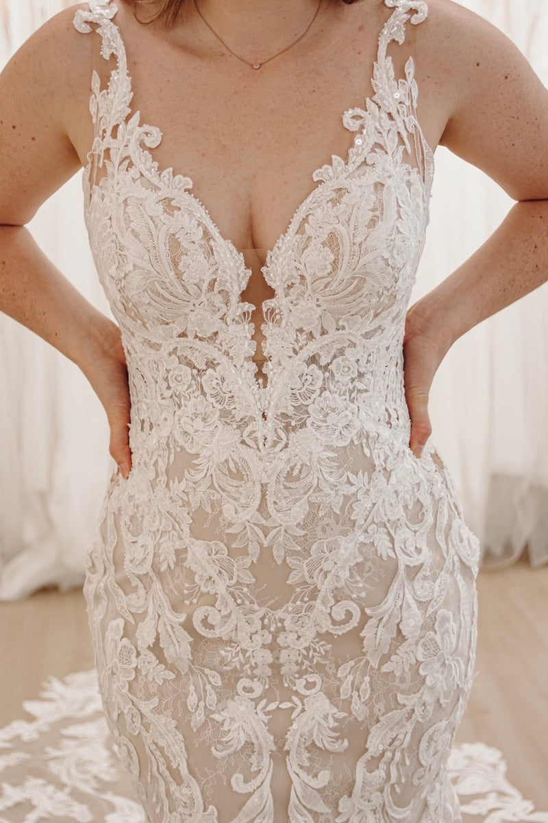 Long V-neck Appliques Lace Mermaid Evening Dress main image 1