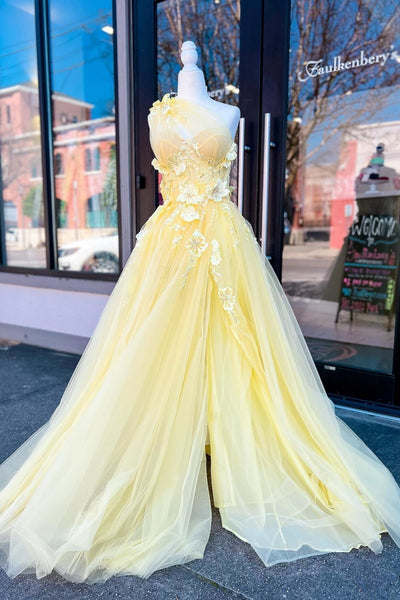 Gorgeous Ball Gown One Shoulder Daffodial Tulle Prom Dresses with Appliques