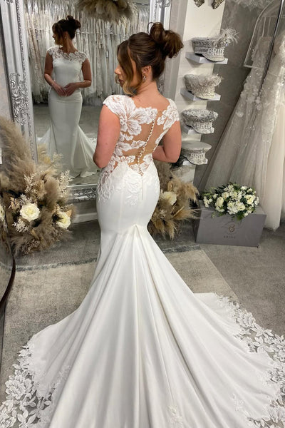 Stunning Mermaid Scoop Neck Satin Wedding Dress with Appliques VK16020610