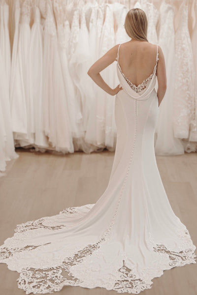 Elegant Mermaid V Neck Elastic Satin Wedding Dresses with Appliques VK1312815