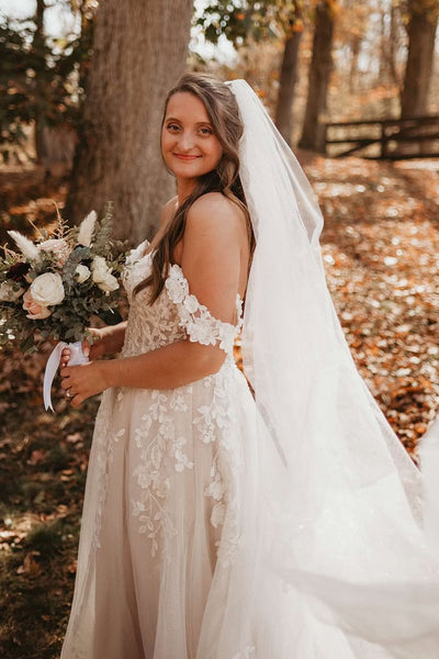 A-Line Off the Shoulder White Tulle Wedding Dresses with Appliques VK021203
