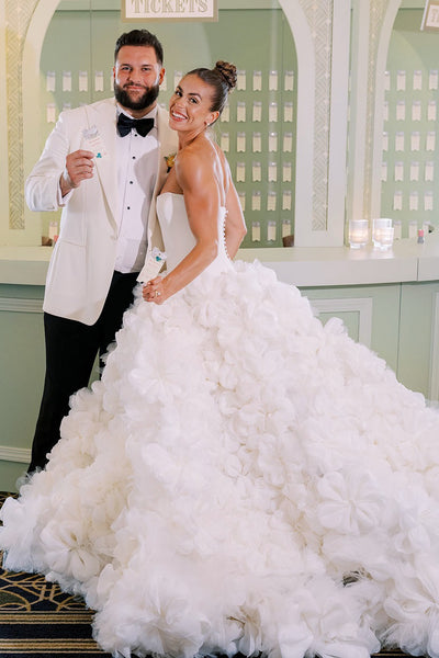 Ball Gown Strapless White Puffy Handmade Flowers Tulle Wedding Dress VK26081508