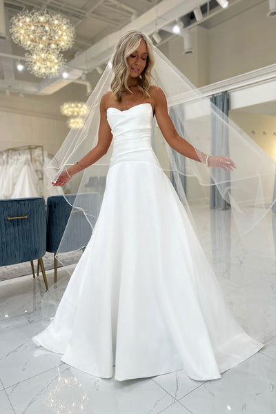 A-Line Sweetheart White Satin Wedding Dresses VK26082108