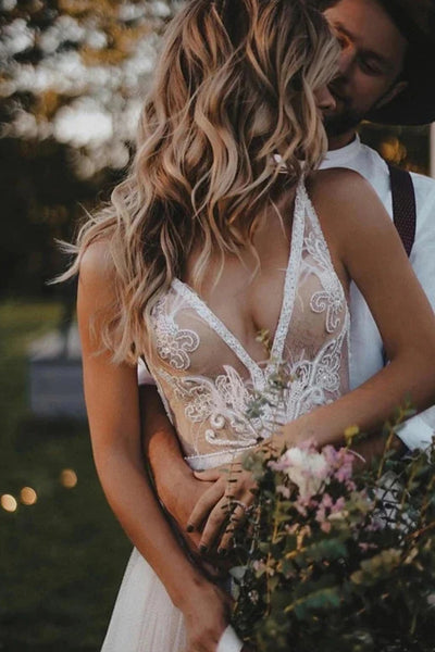 Marvelous Backless V-neck A-line Wedding Dresses Appliques Tulle Bridal Gowns VK0209004