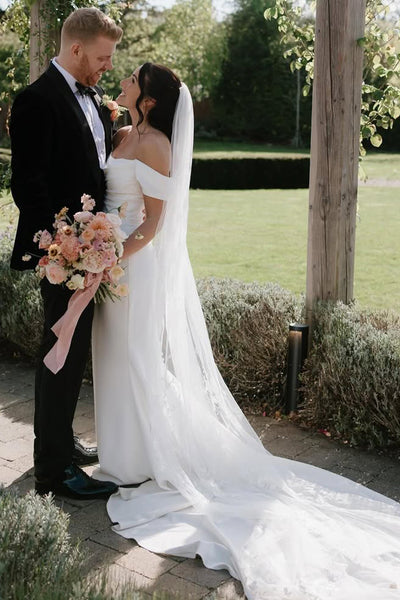 Mermaid Sweetheart White Satin Wedding Dresses with Detachable Sleeves VK25092304