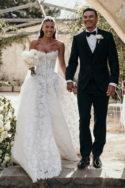 Sweetheart Lace Sleeveless Button A-Line Floor-Length Wedding Dress