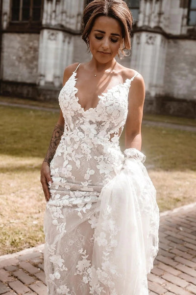 Charming Mermaid V Neck Lace Wedding Dresses with Appliques VK111602