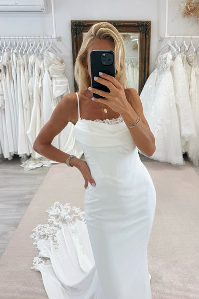 Simple Mermaid Spaghetti Straps White Satin Wedding Dresses with Lace Appliques VK25093002