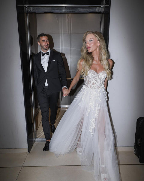 Charming A Line Sweetheart Tulle Wedding Dresses with Appliques VK23060804