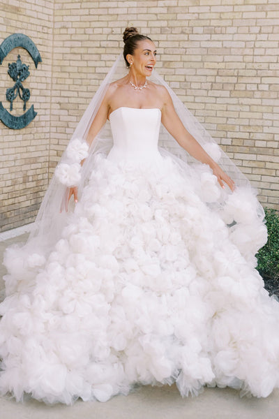 Ball Gown Strapless White Puffy Handmade Flowers Tulle Wedding Dress VK26081508