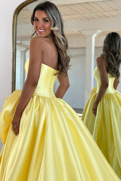 A-Line Strapless Red Satin Prom Dresses with Handmade Flower VK26012707