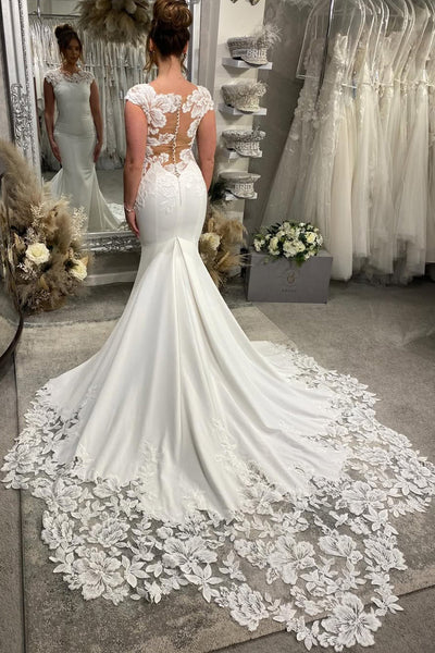 Stunning Mermaid Scoop Neck Satin Wedding Dress with Appliques VK16020610