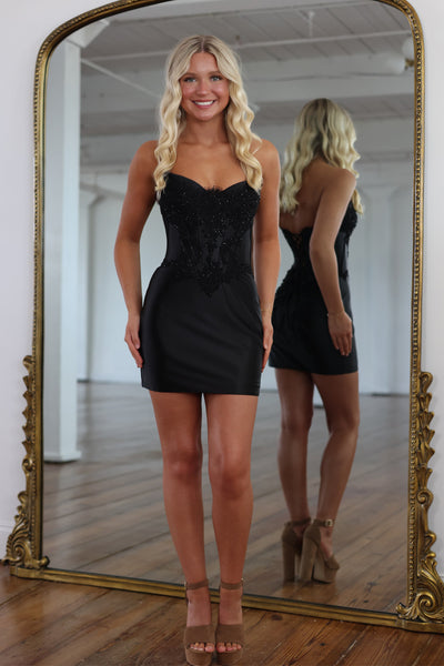 Bodycon Strapless Black Satin Short Homecoming Dresses with Beads VK26082204