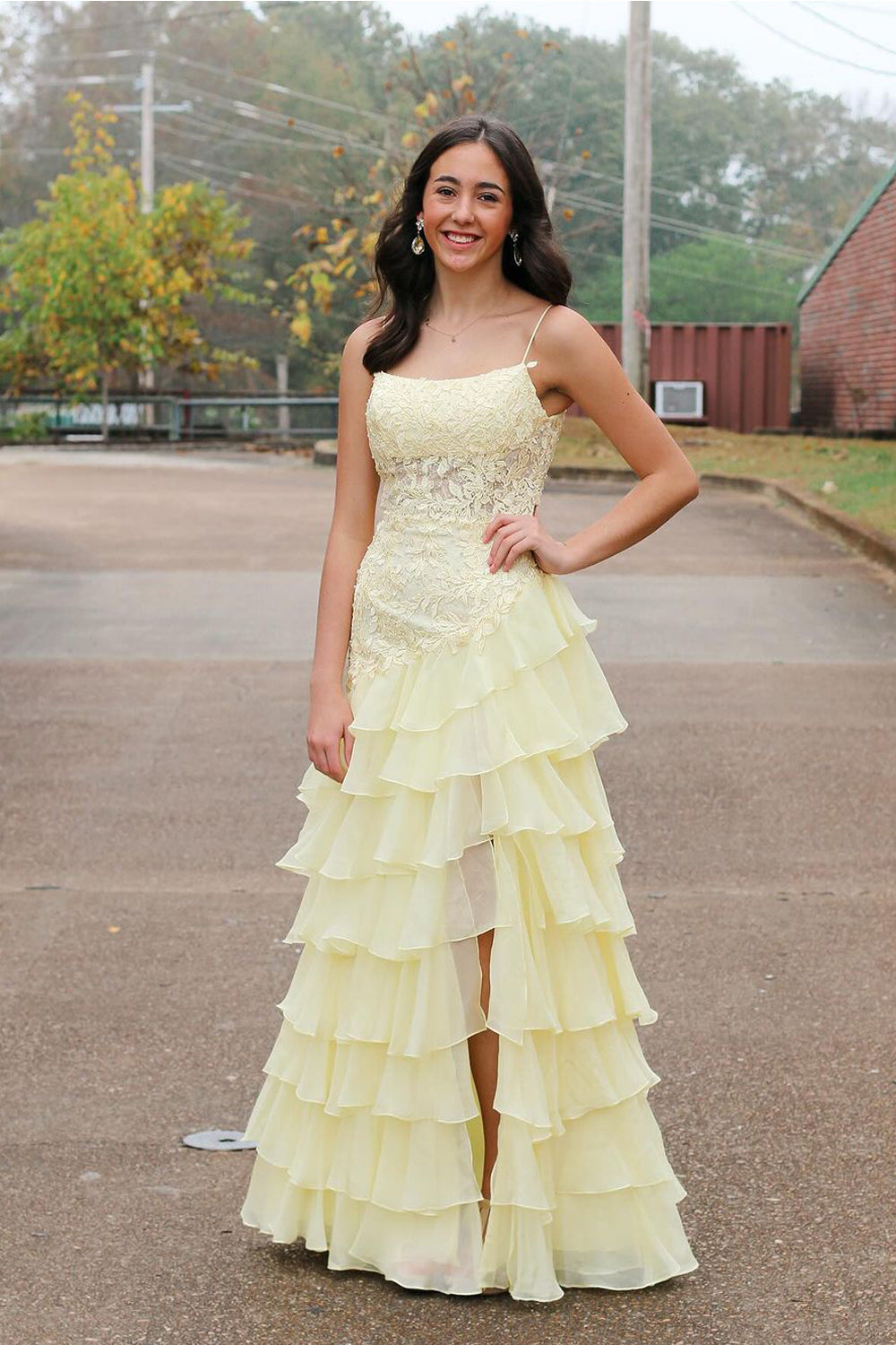 Cute Scoop Neck Daffodial Tiered Chiffon Prom Dress