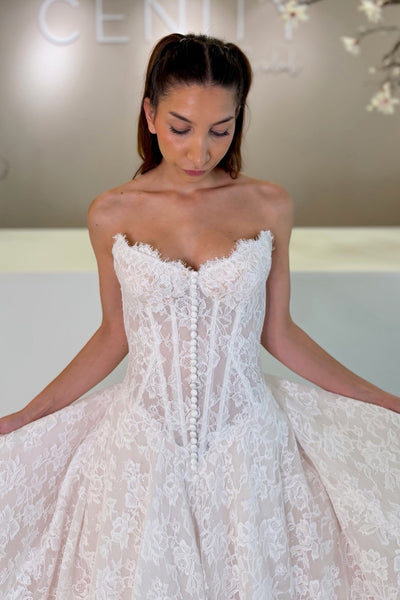 Elegant A-Line Strapless Lace Wedding Dresses VK26082206