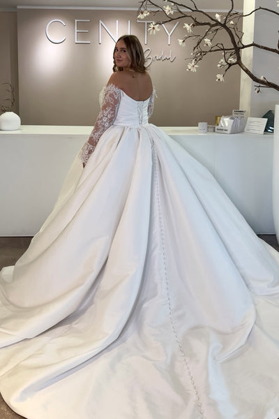 A-Line Off the Shoulder Long Sleeves Lace Satin Plus Size Wedding Dresses VK26103007
