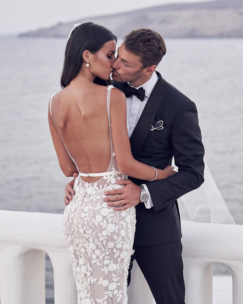 Gorgeous Mermaid V Neck Lace Long Wedding Dresses with Appliques VK23052503