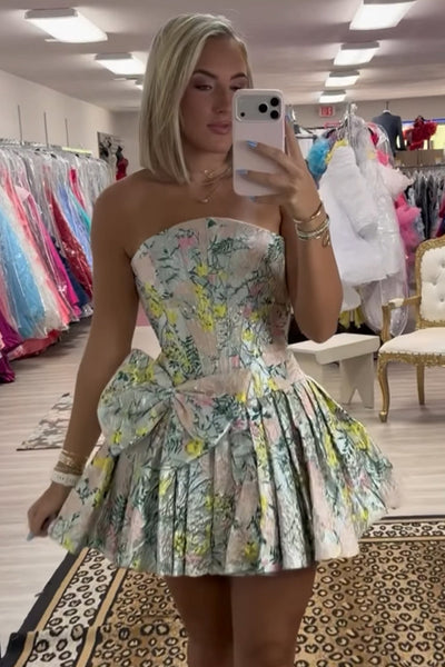 Light Green Jacquard Satin Corset Strapless Short Homecoming Dress with Bow