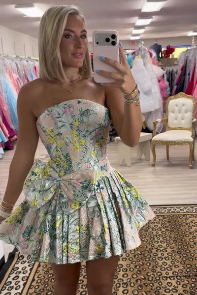 Light Green Jacquard Satin Corset Strapless Short Homecoming Dress with Bow