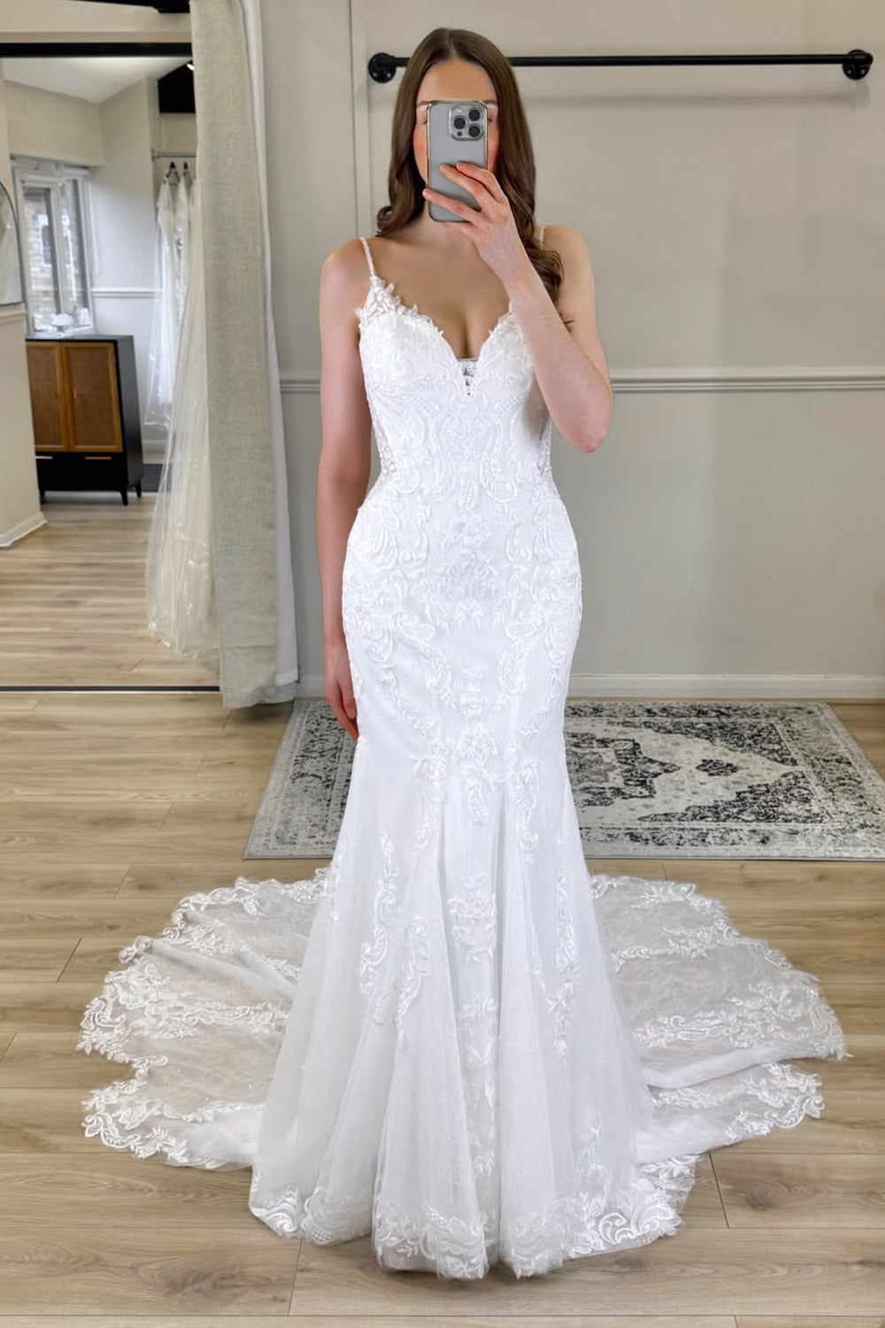 Elegant A-Line Strapless White Tulle Lace Wedding Dresses VK25102205