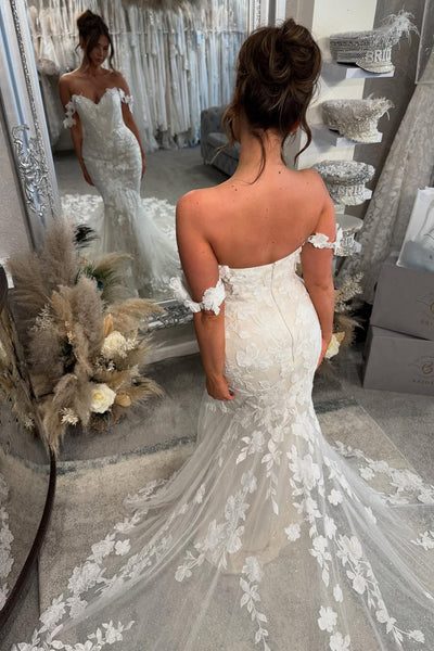 Luxurious Mermaid V Neck Lace Long Wedding Dresses with Appliques VK25051001