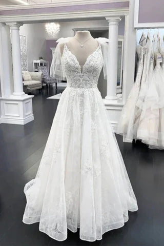 Charming V neck Tulle Appliques White Wedding Dress VK0119005