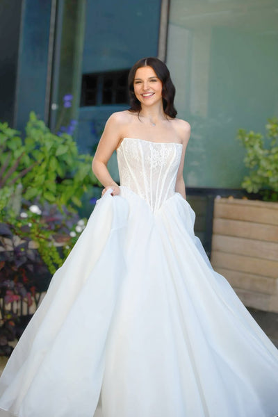 Charming A-Line Strapless White Organza Lace Wedding Dresses VK25102201
