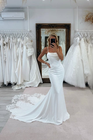 Simple Mermaid Spaghetti Straps White Satin Wedding Dresses with Lace Appliques VK25093002