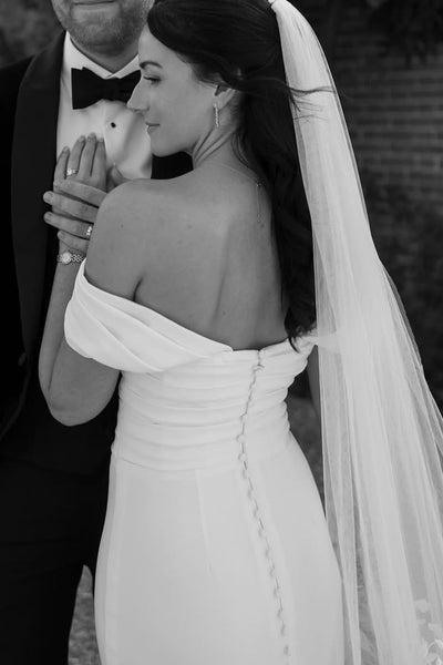 Mermaid Sweetheart White Satin Wedding Dresses with Detachable Sleeves VK25092304