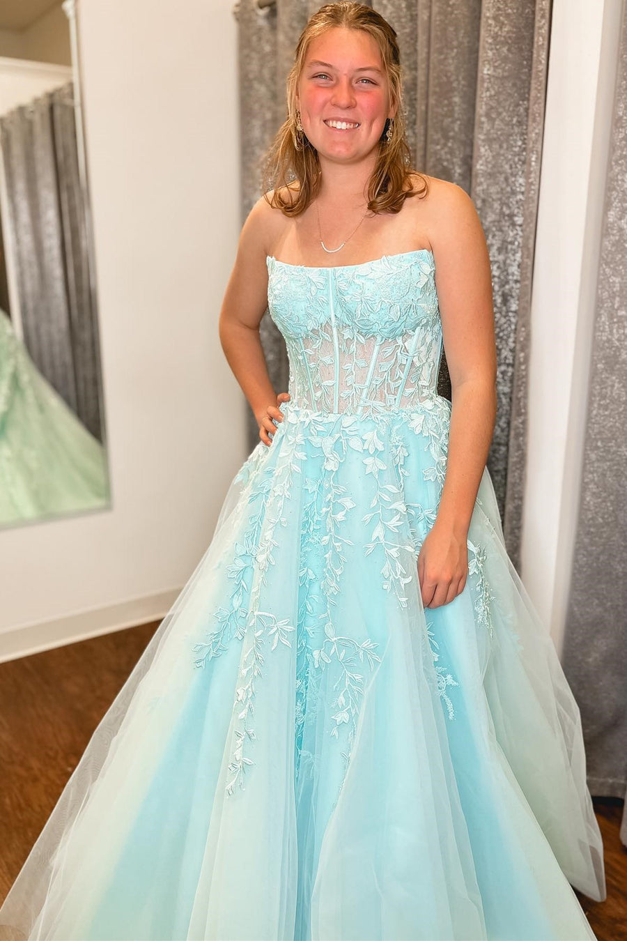Elegant A-Line Strapless Aqua Blue Tulle Appliques Long Prom Dress VK23122109