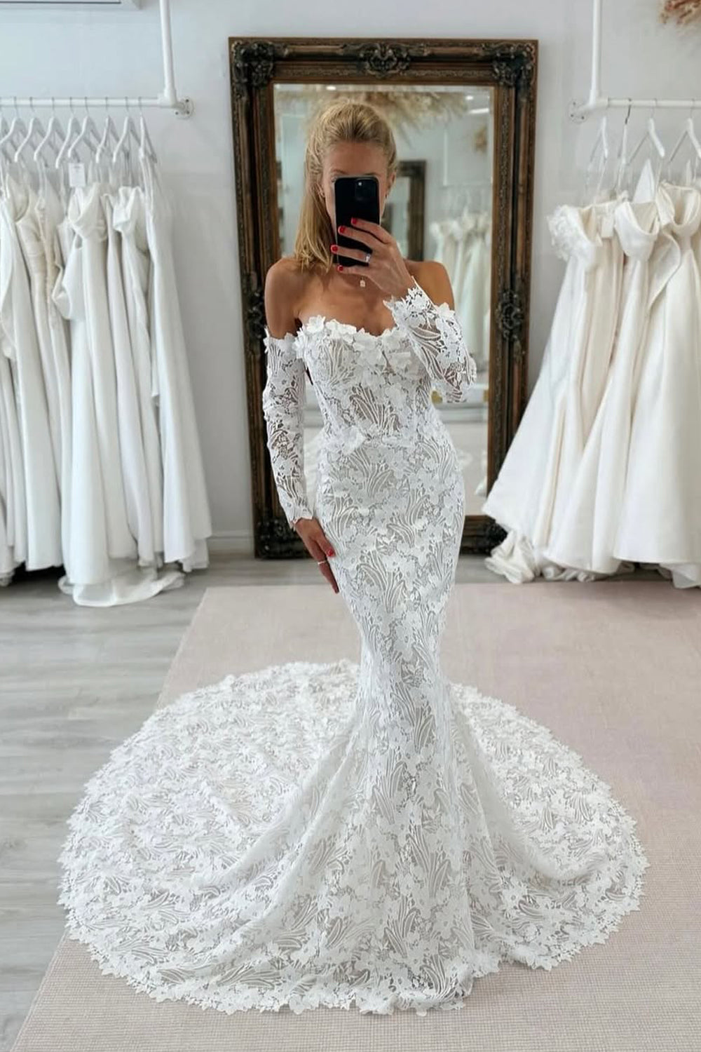 Elegant Mermaid Lace Long Wedding Dresses with Appliques VK25051102