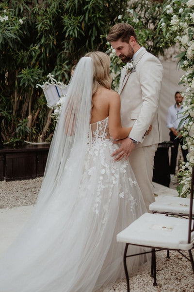 A-Line White Tulle Wedding Dresses with Appliques VK23120302