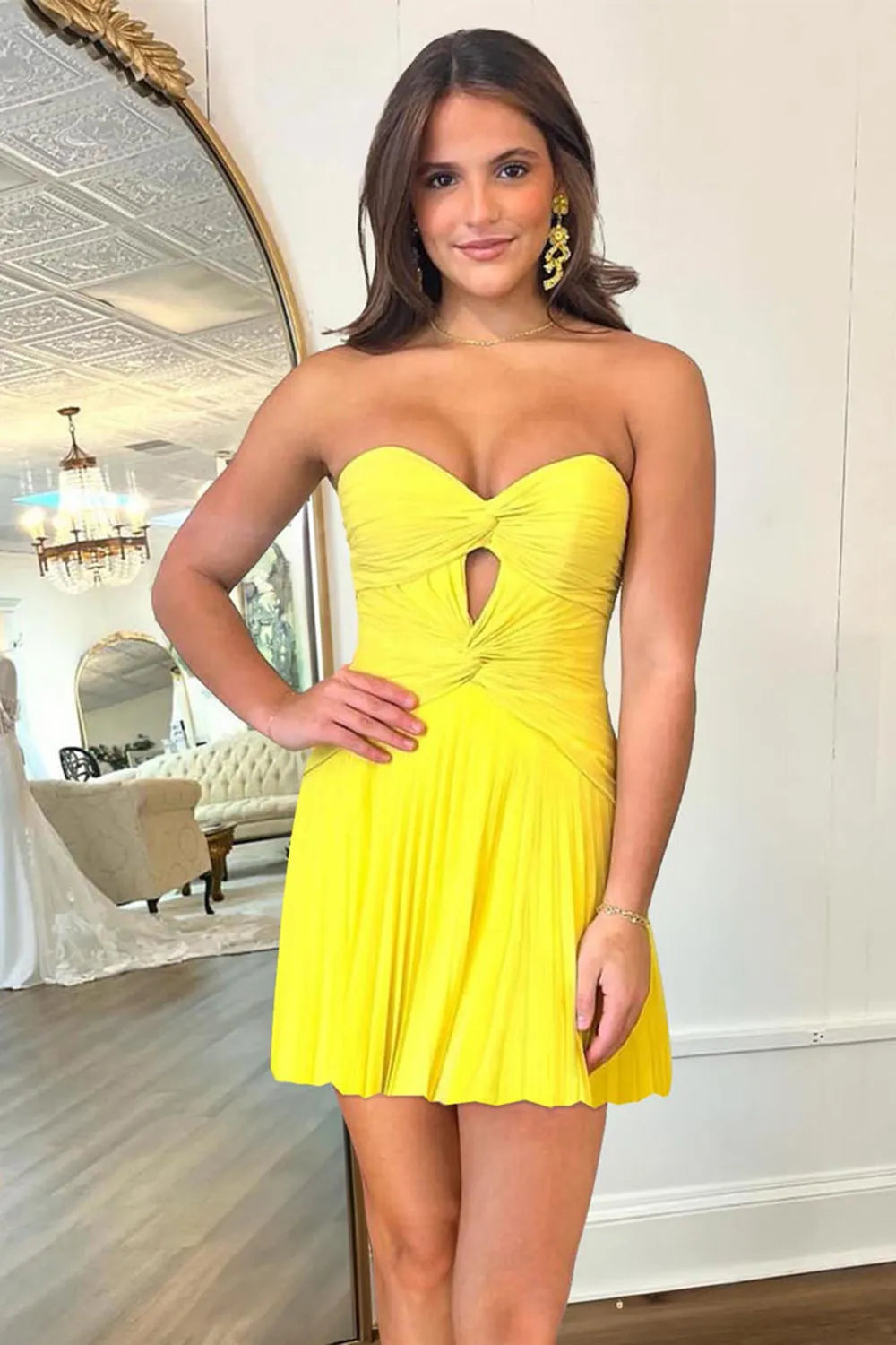 A-Line Sweetheart Yellow Pleated Short Homecoimg Dresses VK24083106