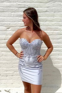 Bodycon Sweetheart Light Grey Satin Short Homecoming Dress with Appliques VK24082905