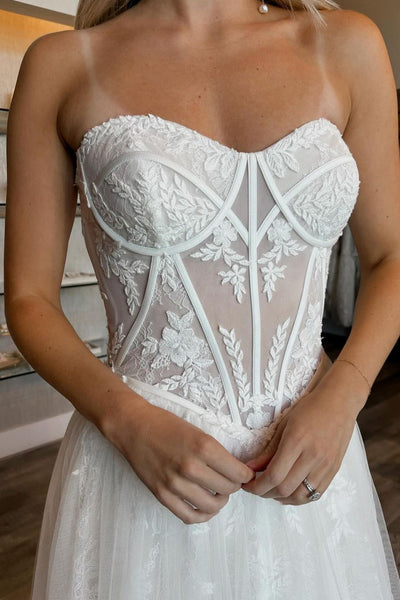 Charming A-Line Strapless Tulle Lace Wedding Dresses VK24051602