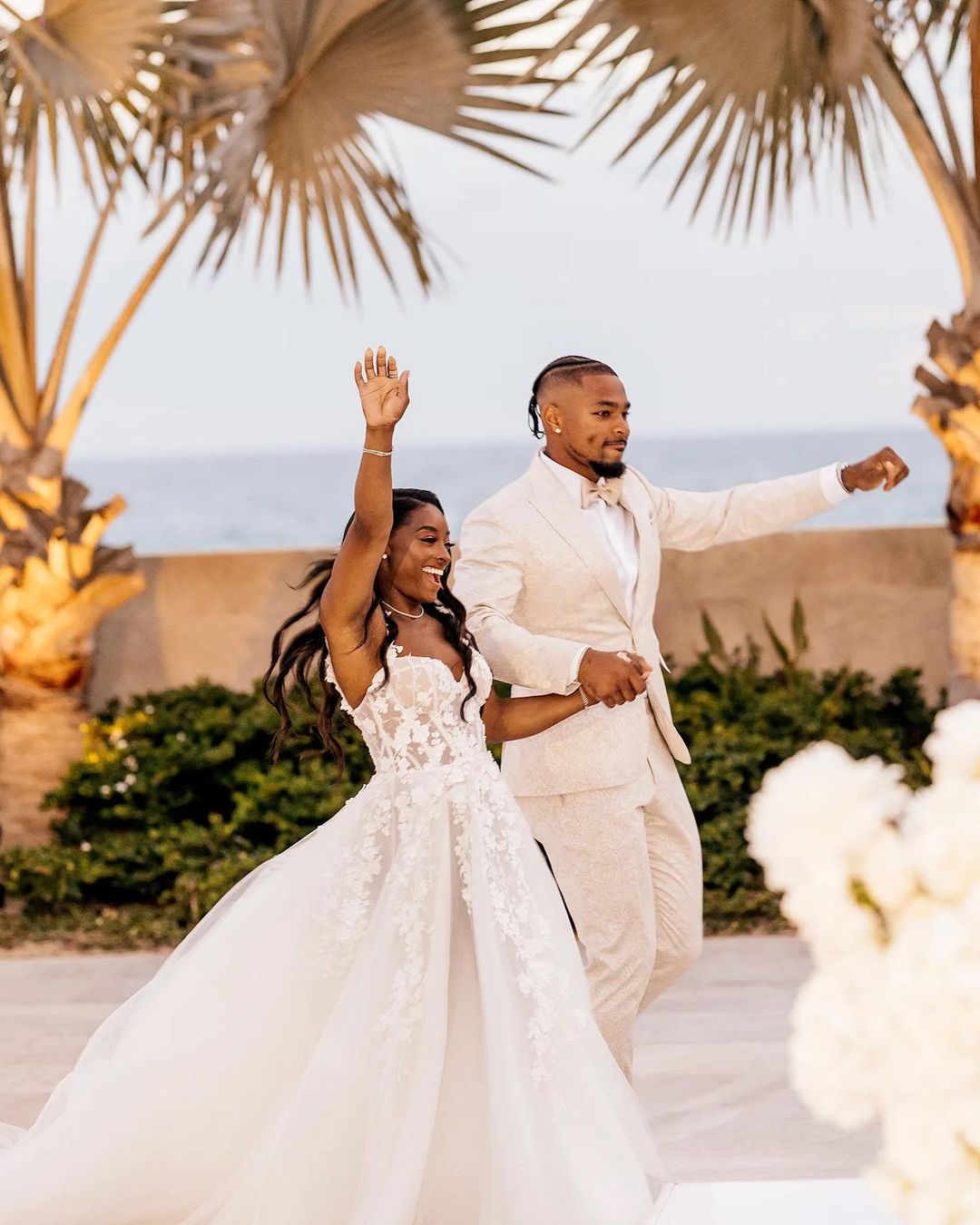 Sweetheart tulle wedding dress on sale