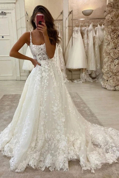 Charming Ball Gown Scoop Neck Tulle Wedding Dresses with Appliques VK073112-1