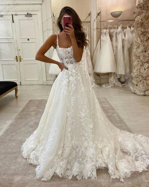  Charming Ball Gown Scoop Neck Tulle Wedding Dresses with Appliques VK073112-2