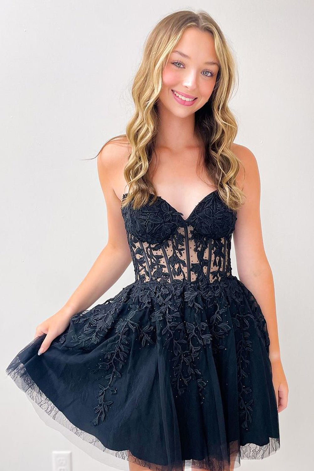 Cute Black Strapless Tulle Appliques Short A-Line Homecoming Dresses VK24081312