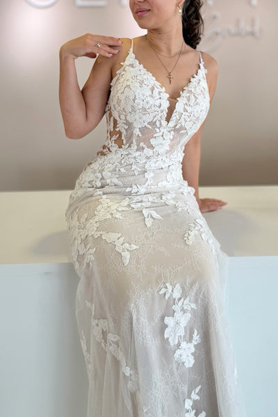 Charming Mermaid V Neck Ivory Tulle Lace Wedding Dress with Appliques VK26081002