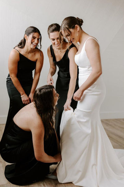 Elegant Mermaid Square Neck White Satin Wedding Dresses VK23122201