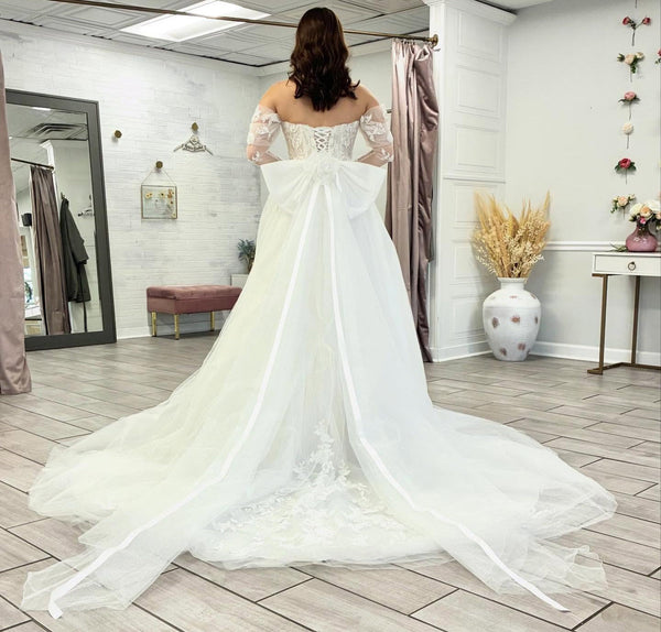 A Line Boho Wedding Dresses Tulle Lace Appliqued Long Sleeves Bridal Wedding Gown