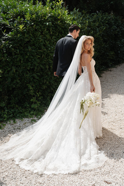 Charming Sweetheart A-Line Tulle Lace Appliques Wedding Dresses with Train VK26102807