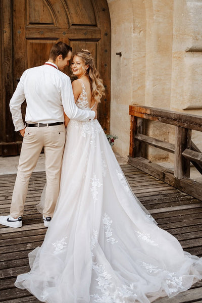 Fairy Ball Gonw V Neck Tulle Long Wedding Dress with Appliques VK1361810