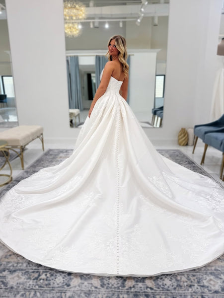 A-Line Strapless White Satin Appliqued Wedding Bridal Dresses VK25101403