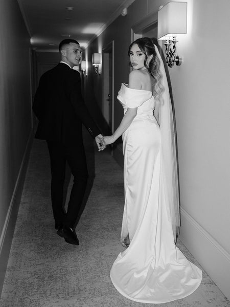 Off the Shoulder Sleeveless Mermaid Side Slit Wedding Dreess