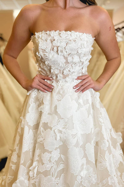 A-Line Strapless Floral Lace Wedding Dresses VK24011701