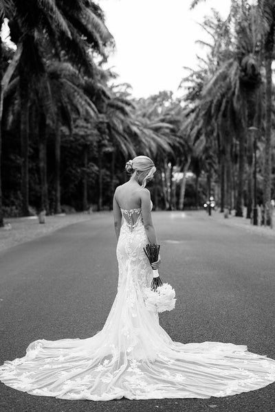 Charming Mermaid V Neck Lace Wedding Dresses with Appliques VK24112221