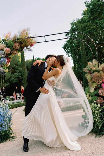 Chic A-Line Sweetheart Pleated Chiffon Wedding Dresses VK25093004