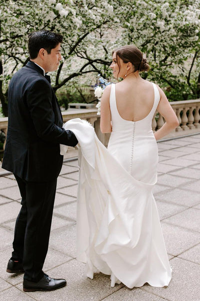 Elegant Mermaid Square Neck White Satin Wedding Dresses VK23122201